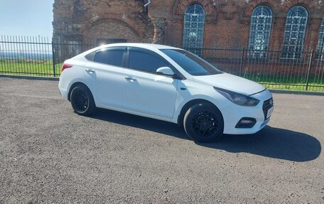 Hyundai Solaris II рестайлинг, 2017 год, 1 100 000 рублей, 9 фотография