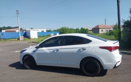 Hyundai Solaris II рестайлинг, 2017 год, 1 100 000 рублей, 16 фотография