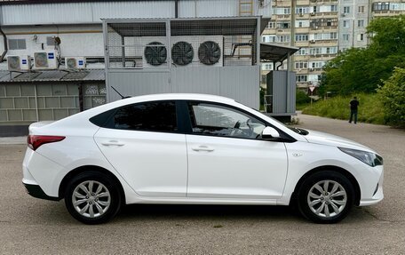 Hyundai Solaris II рестайлинг, 2021 год, 1 590 000 рублей, 7 фотография