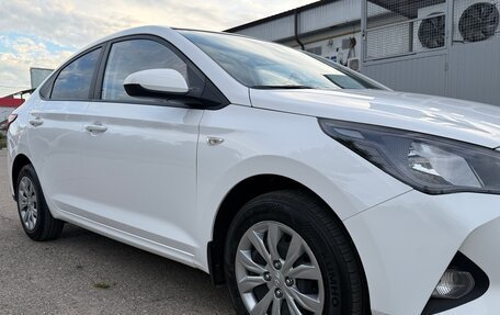 Hyundai Solaris II рестайлинг, 2021 год, 1 590 000 рублей, 11 фотография