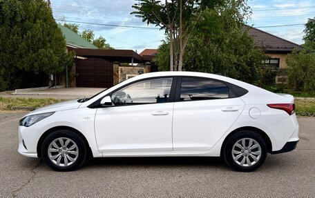 Hyundai Solaris II рестайлинг, 2021 год, 1 590 000 рублей, 8 фотография
