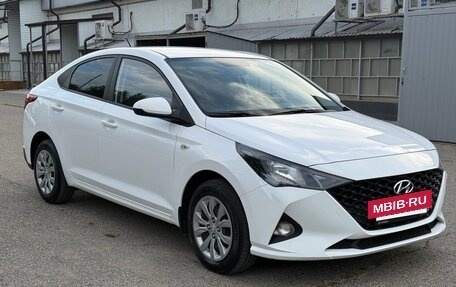 Hyundai Solaris II рестайлинг, 2021 год, 1 590 000 рублей, 16 фотография