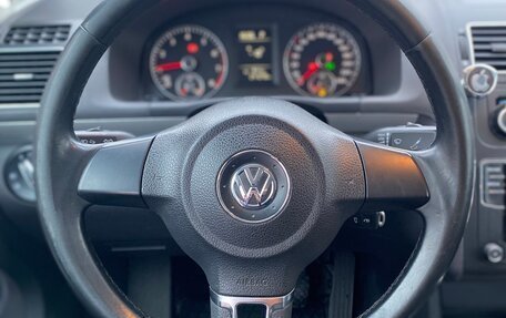 Volkswagen Touran III, 2012 год, 890 000 рублей, 4 фотография