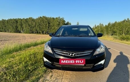 Hyundai Solaris II рестайлинг, 2015 год, 1 000 000 рублей, 2 фотография