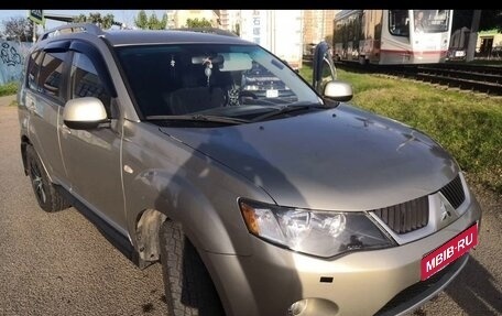 Mitsubishi Outlander III рестайлинг 3, 2008 год, 800 000 рублей, 1 фотография