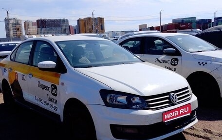 Volkswagen Polo VI (EU Market), 2018 год, 660 000 рублей, 1 фотография