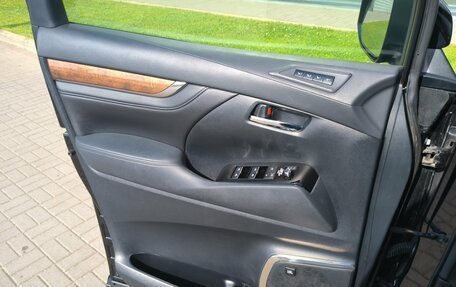 Toyota Alphard III, 2017 год, 3 250 000 рублей, 10 фотография
