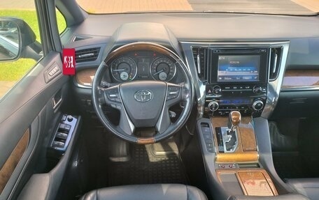 Toyota Alphard III, 2017 год, 3 250 000 рублей, 13 фотография