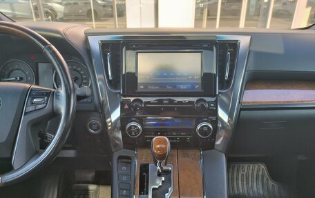Toyota Alphard III, 2017 год, 3 250 000 рублей, 16 фотография