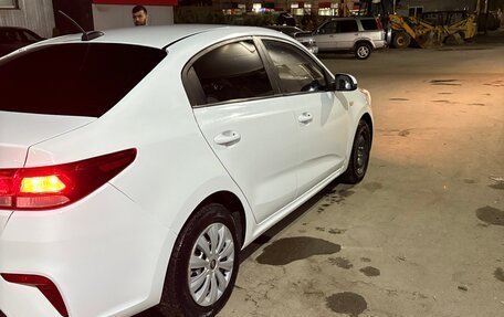 KIA Rio IV, 2018 год, 790 000 рублей, 2 фотография