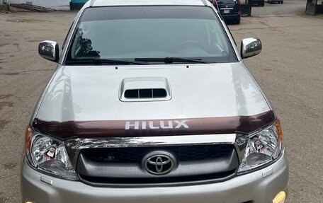 Toyota Hilux VII, 2010 год, 1 720 000 рублей, 2 фотография