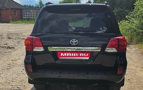 Toyota Land Cruiser 200, 2014 год, 3 550 000 рублей, 3 фотография