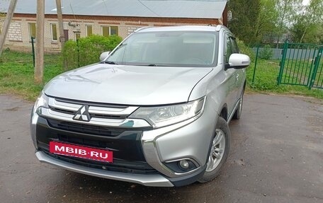 Mitsubishi Outlander III рестайлинг 3, 2017 год, 1 940 000 рублей, 2 фотография