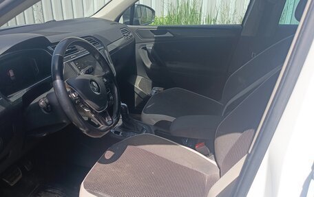 Volkswagen Tiguan II, 2019 год, 1 750 000 рублей, 4 фотография