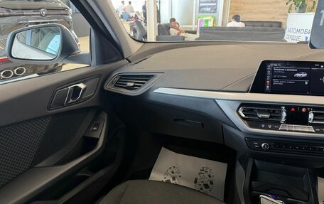 BMW 1 серия, 2019 год, 1 999 999 рублей, 14 фотография