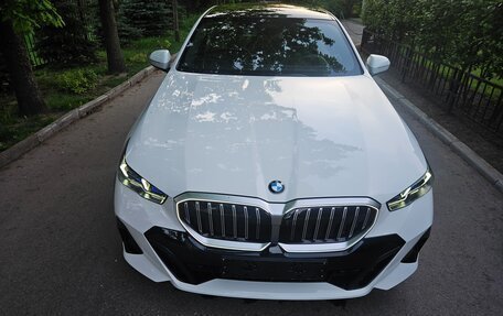 BMW 5 серия, 2024 год, 6 249 999 рублей, 3 фотография