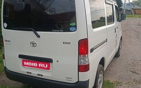 Toyota Town Ace IV, 2018 год, 1 650 000 рублей, 7 фотография