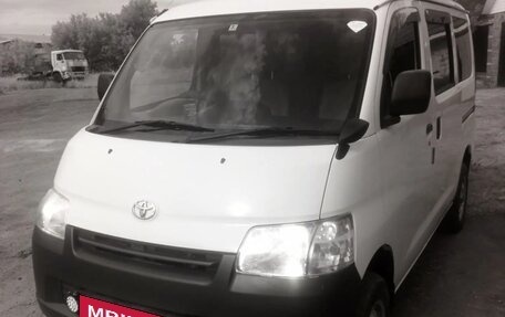 Toyota Town Ace IV, 2018 год, 1 650 000 рублей, 2 фотография