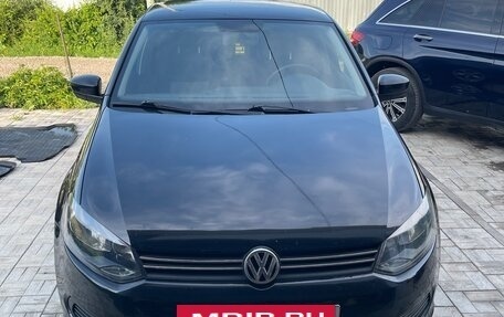 Volkswagen Polo VI (EU Market), 2012 год, 800 000 рублей, 2 фотография