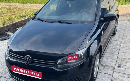 Volkswagen Polo VI (EU Market), 2012 год, 800 000 рублей, 3 фотография