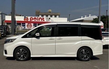 Honda Stepwgn IV, 2021 год, 2 000 000 рублей, 4 фотография