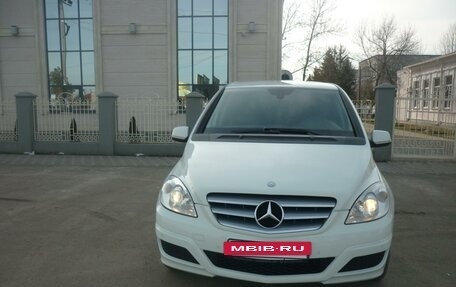 Mercedes-Benz B-Класс, 2010 год, 850 000 рублей, 2 фотография