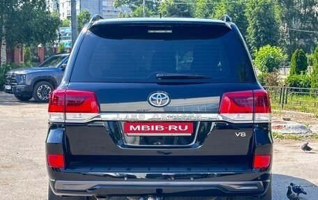 Toyota Land Cruiser 200, 2016 год, 5 900 000 рублей, 7 фотография