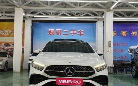 Mercedes-Benz A-Класс, 2023 год, 1 880 000 рублей, 8 фотография