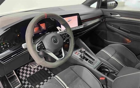 Volkswagen Golf VIII, 2023 год, 2 200 000 рублей, 4 фотография