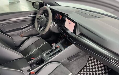 Volkswagen Golf VIII, 2023 год, 2 200 000 рублей, 8 фотография