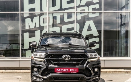 Toyota Land Cruiser 200, 2018 год, 5 450 000 рублей, 3 фотография