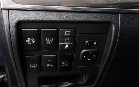 Toyota Land Cruiser 200, 2018 год, 5 450 000 рублей, 13 фотография