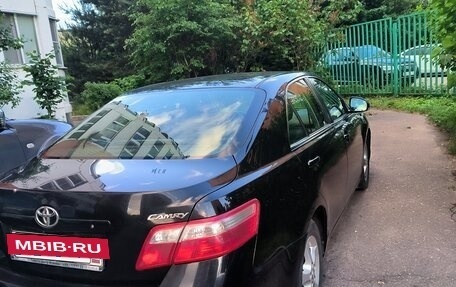 Toyota Camry, 2011 год, 1 050 000 рублей, 2 фотография
