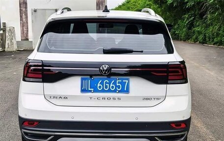 Volkswagen T-Cross I, 2022 год, 1 600 000 рублей, 4 фотография