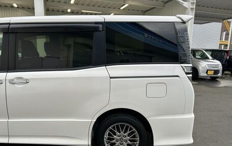 Toyota Voxy III, 2019 год, 1 845 000 рублей, 9 фотография