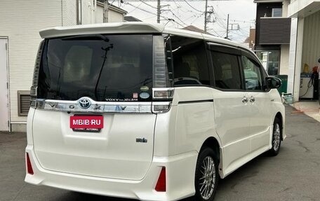 Toyota Voxy III, 2019 год, 1 845 000 рублей, 5 фотография