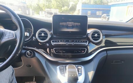 Mercedes-Benz V-Класс, 2018 год, 4 500 000 рублей, 4 фотография