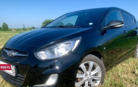 Hyundai Solaris II рестайлинг, 2011 год, 680 000 рублей, 3 фотография