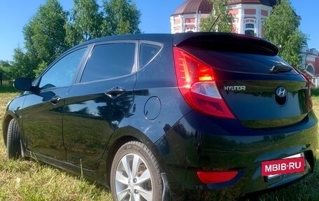 Hyundai Solaris II рестайлинг, 2011 год, 680 000 рублей, 5 фотография