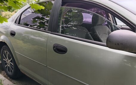 Dodge Stratus II, 2004 год, 100 000 рублей, 5 фотография