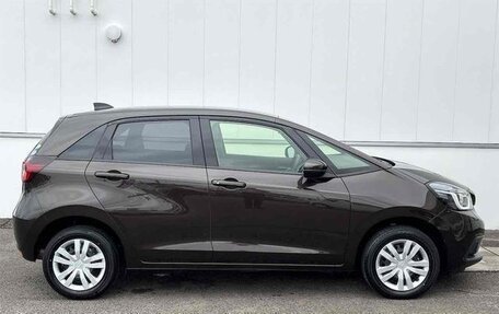 Honda Fit, 2022 год, 1 050 000 рублей, 5 фотография