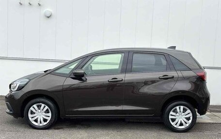 Honda Fit, 2022 год, 1 050 000 рублей, 6 фотография