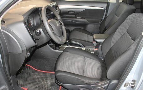 Mitsubishi Outlander III рестайлинг 3, 2013 год, 1 457 000 рублей, 10 фотография