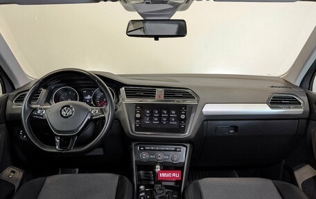 Volkswagen Tiguan II, 2020 год, 2 650 000 рублей, 13 фотография