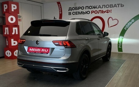 Volkswagen Tiguan II, 2021 год, 3 190 000 рублей, 5 фотография