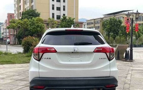 Honda Vezel, 2022 год, 1 490 000 рублей, 3 фотография