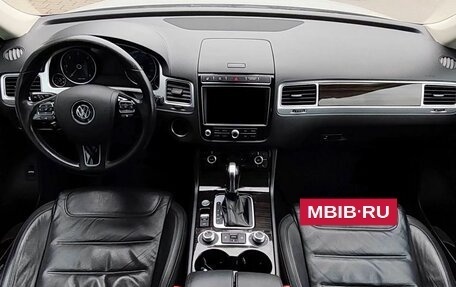 Volkswagen Touareg III, 2015 год, 2 730 000 рублей, 8 фотография