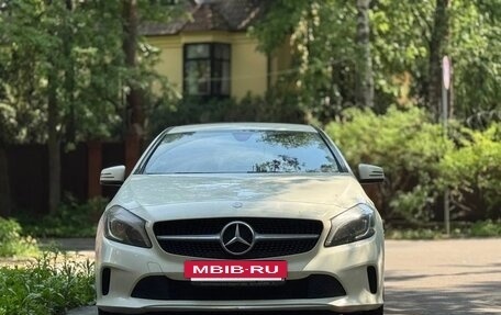 Mercedes-Benz A-Класс, 2016 год, 1 580 000 рублей, 3 фотография