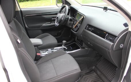 Mitsubishi Outlander III рестайлинг 3, 2019 год, 2 000 000 рублей, 23 фотография
