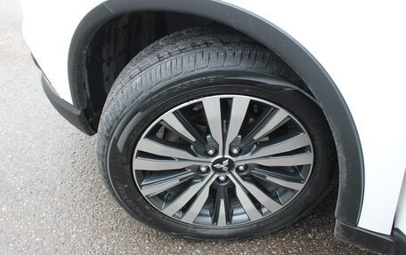 Mitsubishi Outlander III рестайлинг 3, 2019 год, 2 000 000 рублей, 29 фотография